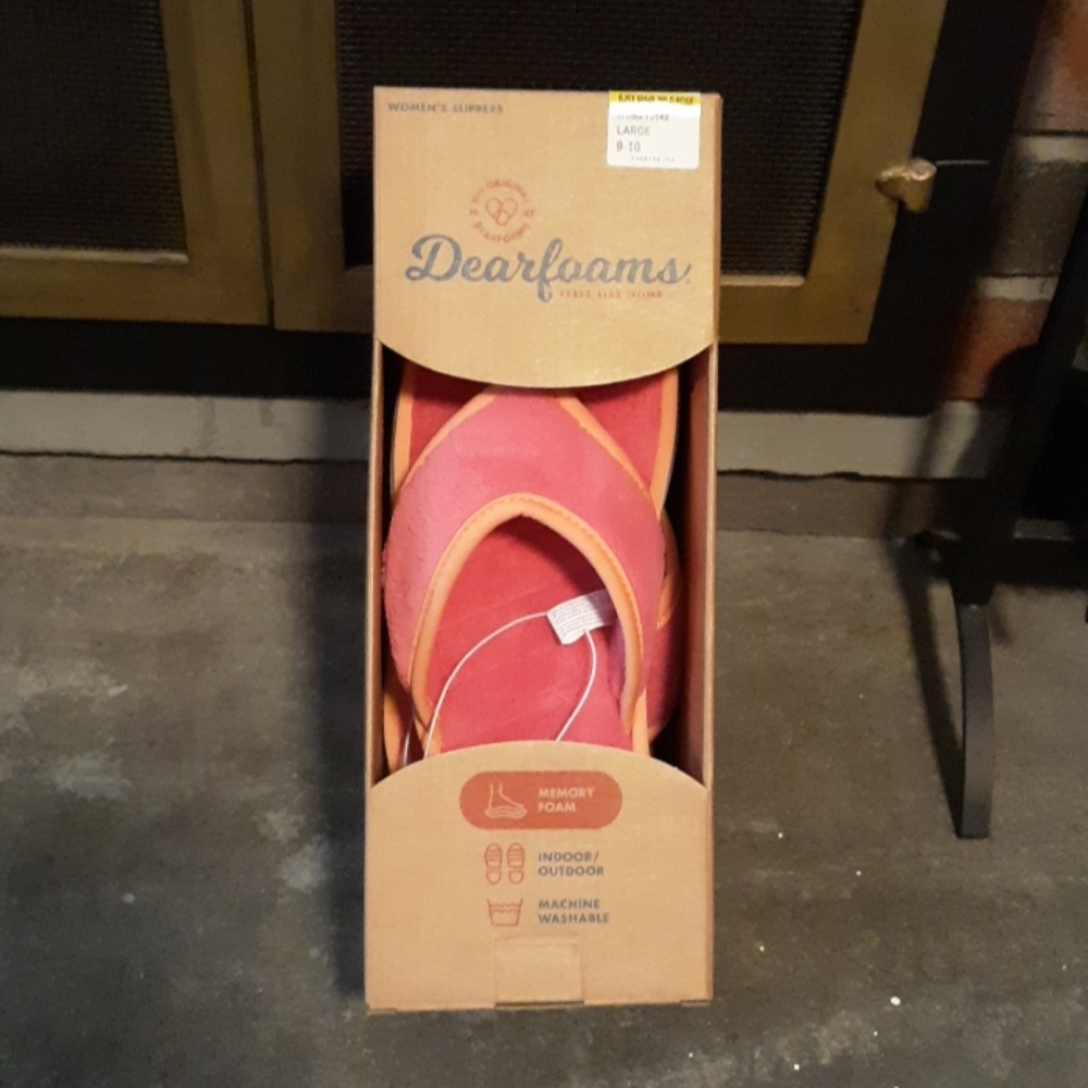 Sandal indoor/outdoor shoes.